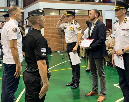 Oberá: ascendieron 156 efectivos policiales de la Unidad Regional II en una emotiva ceremonia  2